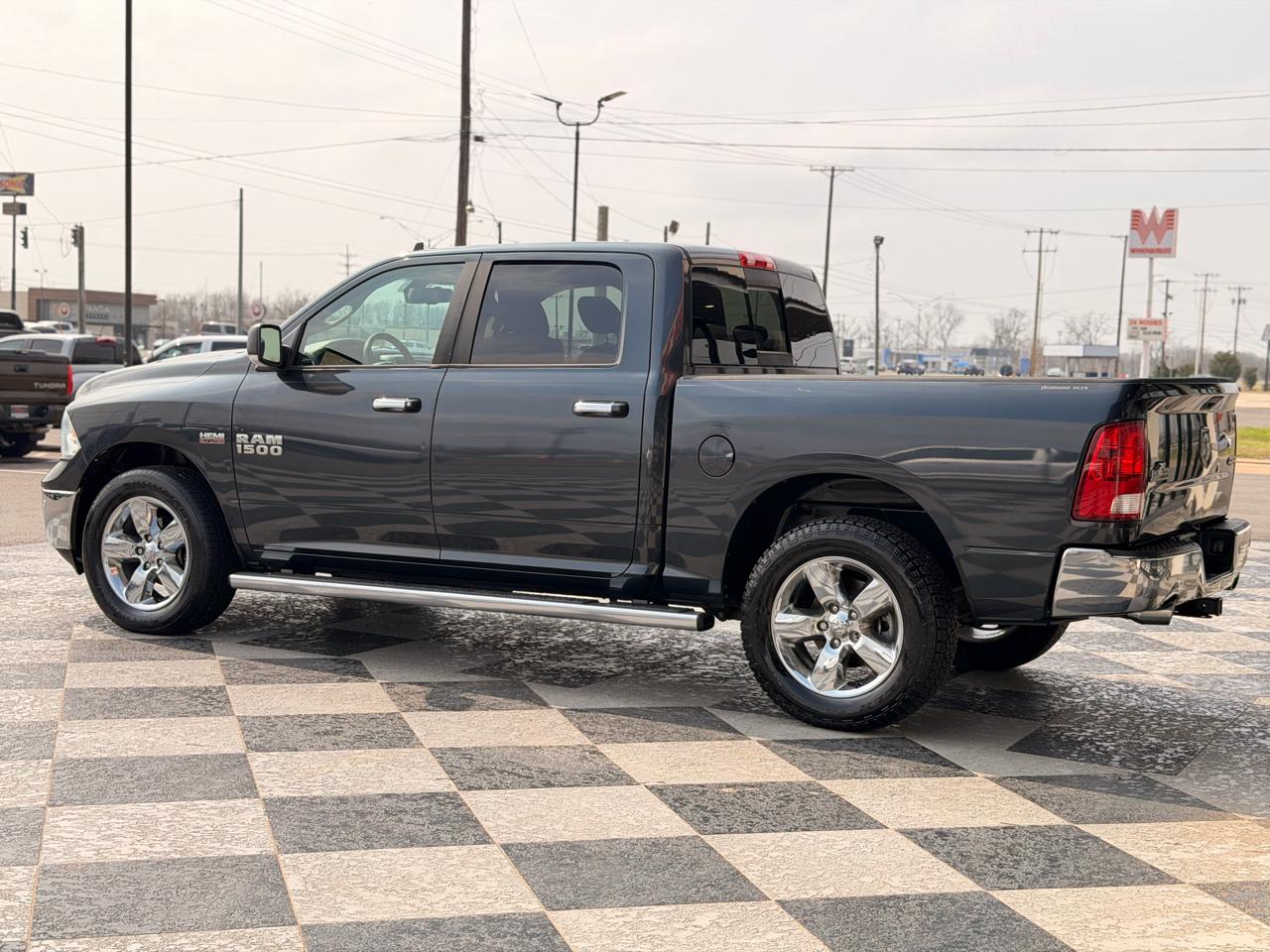 RAM 1500 Big Horn Crew Cab 4WD 2016