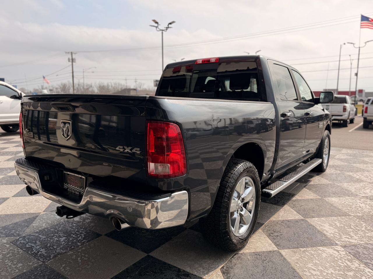 RAM 1500 Big Horn Crew Cab 4WD 2016