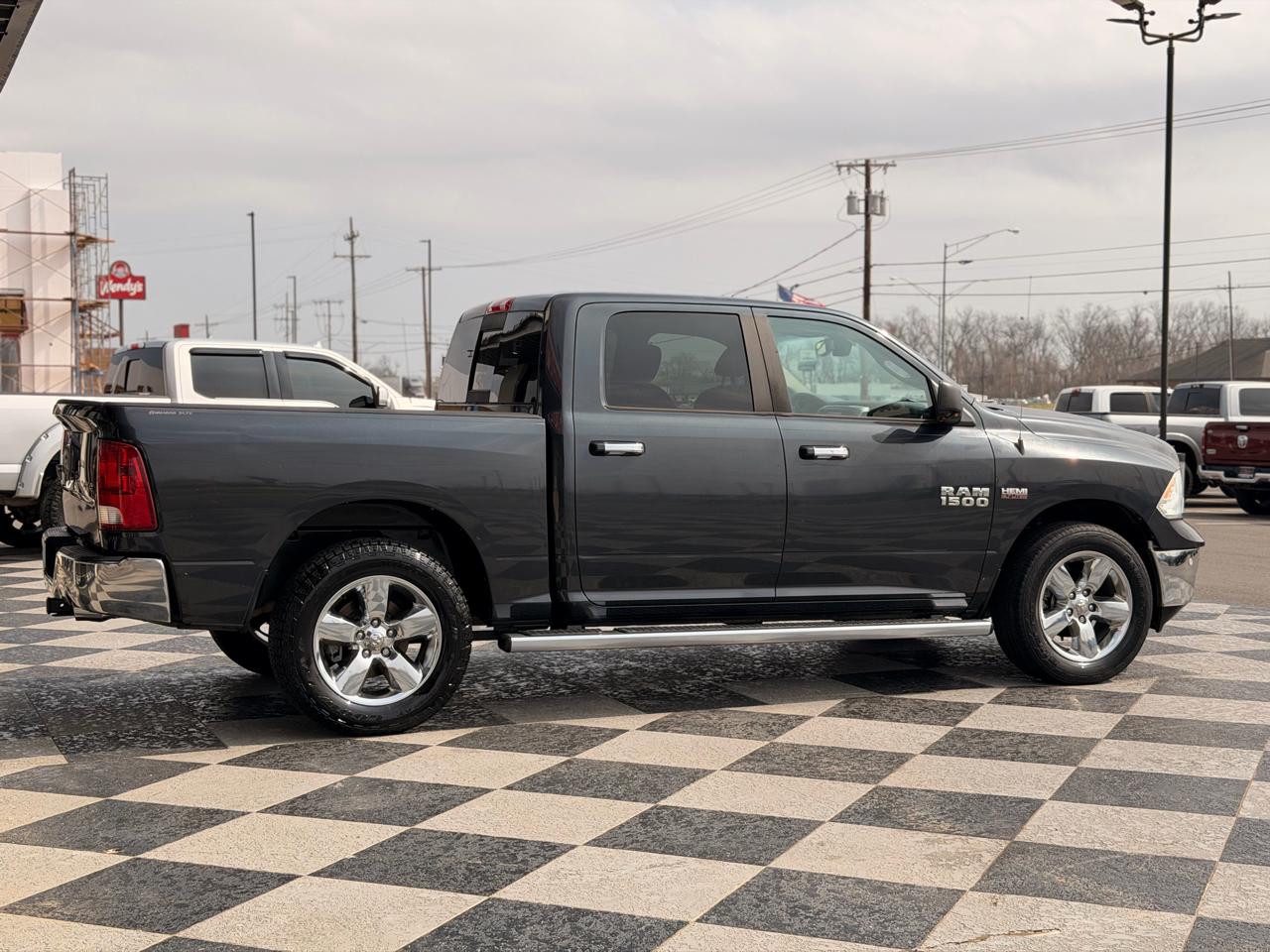 RAM 1500 Big Horn Crew Cab 4WD 2016