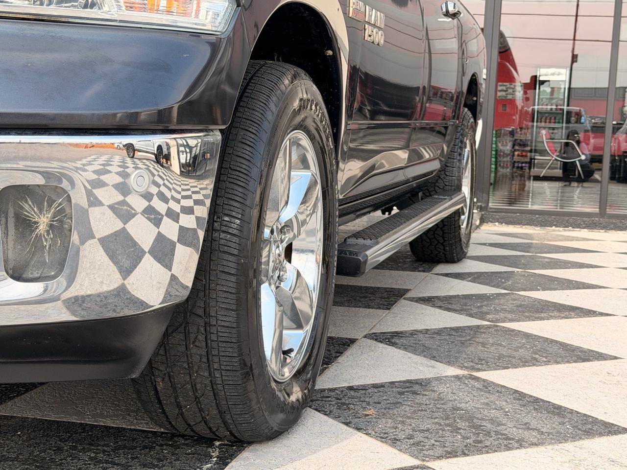 RAM 1500 Big Horn Crew Cab 4WD 2016