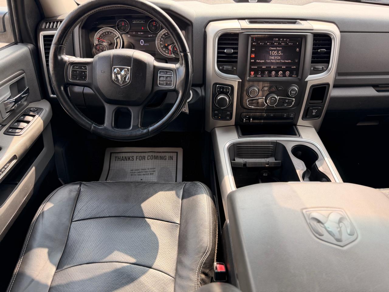 RAM 1500 Big Horn Crew Cab 4WD 2016