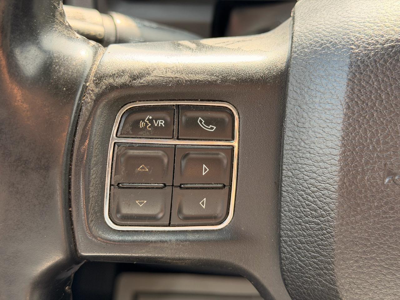 RAM 1500 Big Horn Crew Cab 4WD 2016