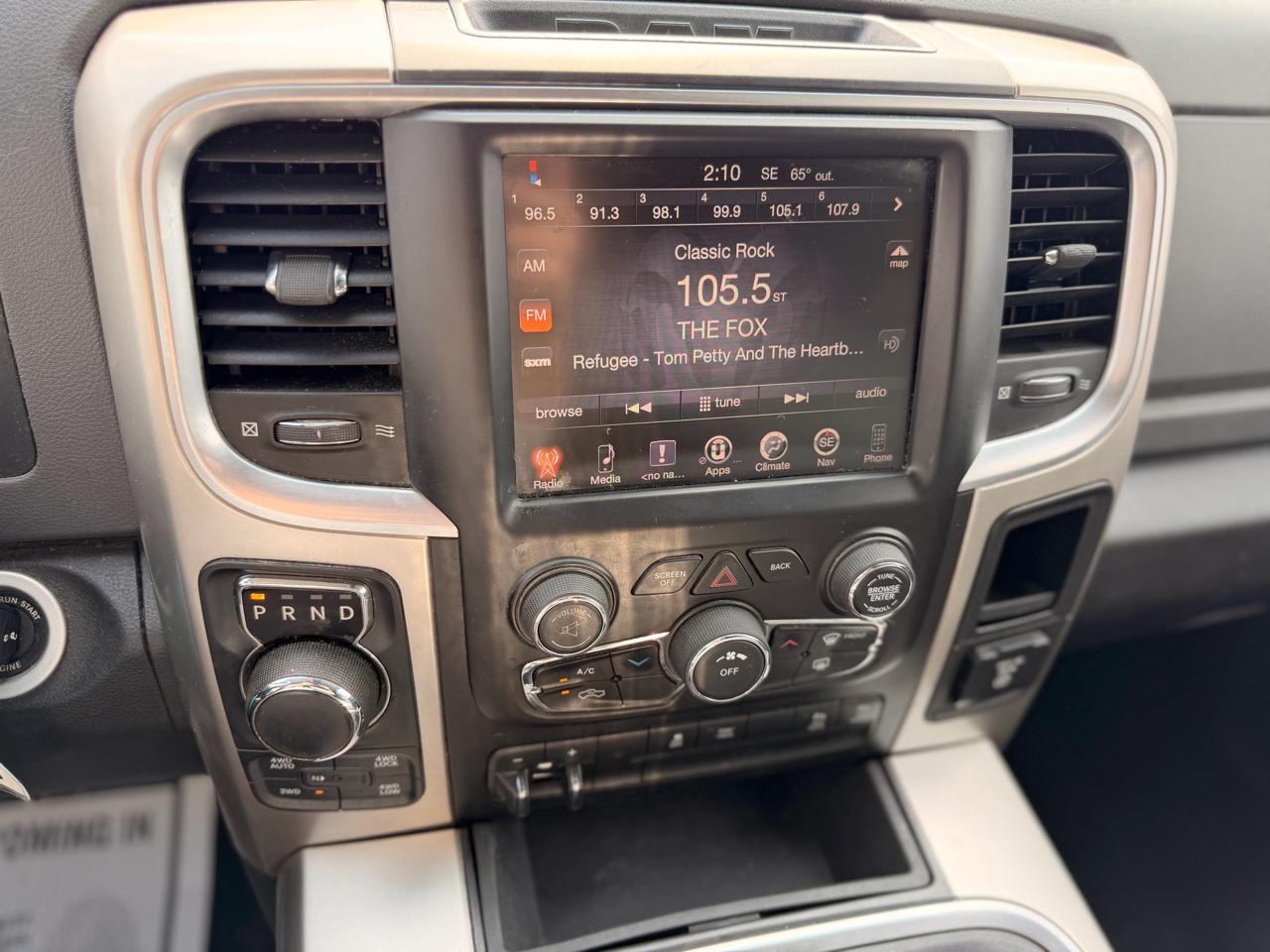 RAM 1500 Big Horn Crew Cab 4WD 2016