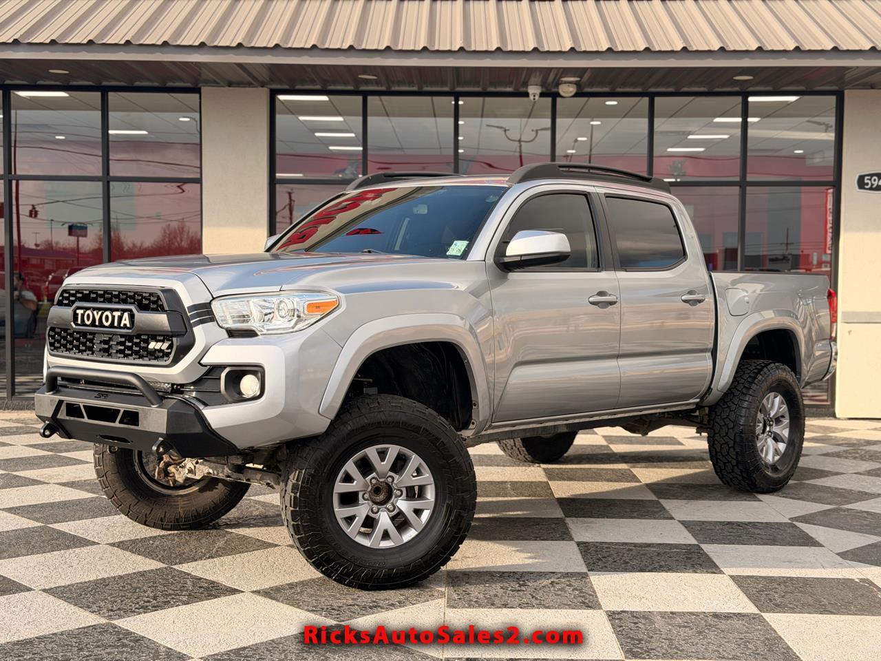 Toyota Tacoma  2018