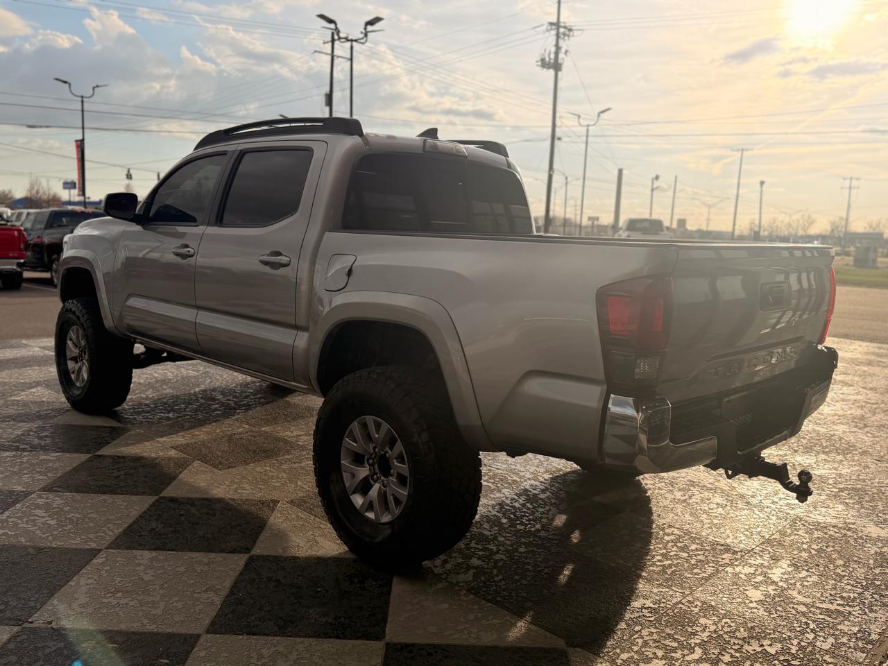 Toyota Tacoma  2018