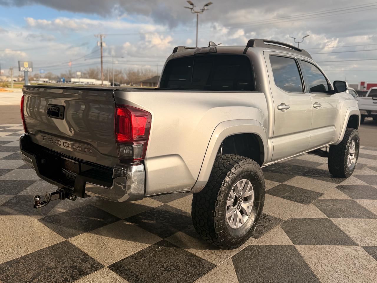 Toyota Tacoma  2018