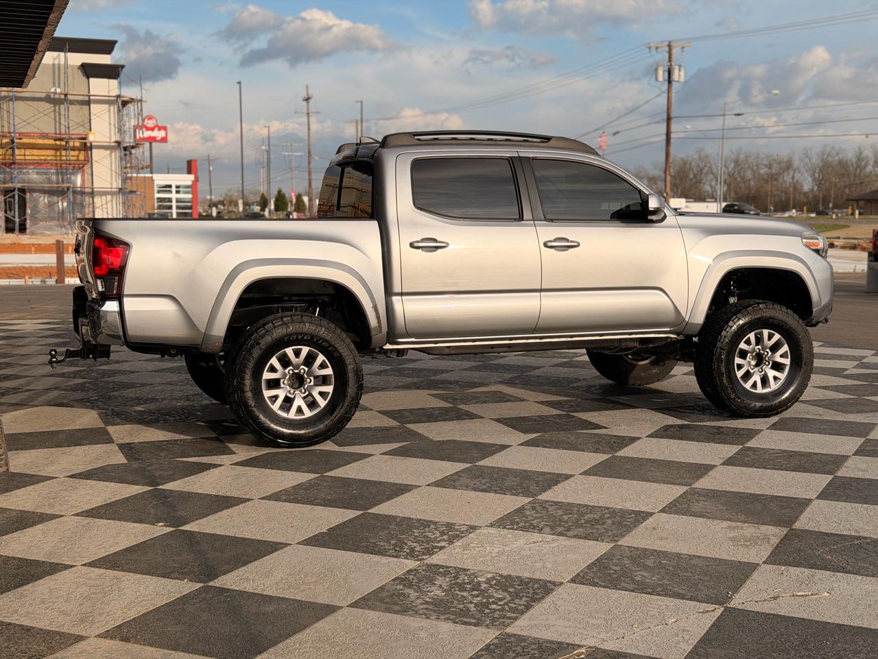 Toyota Tacoma  2018