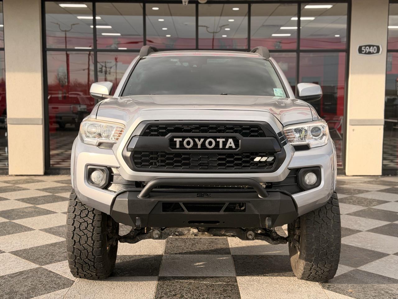 Toyota Tacoma  2018