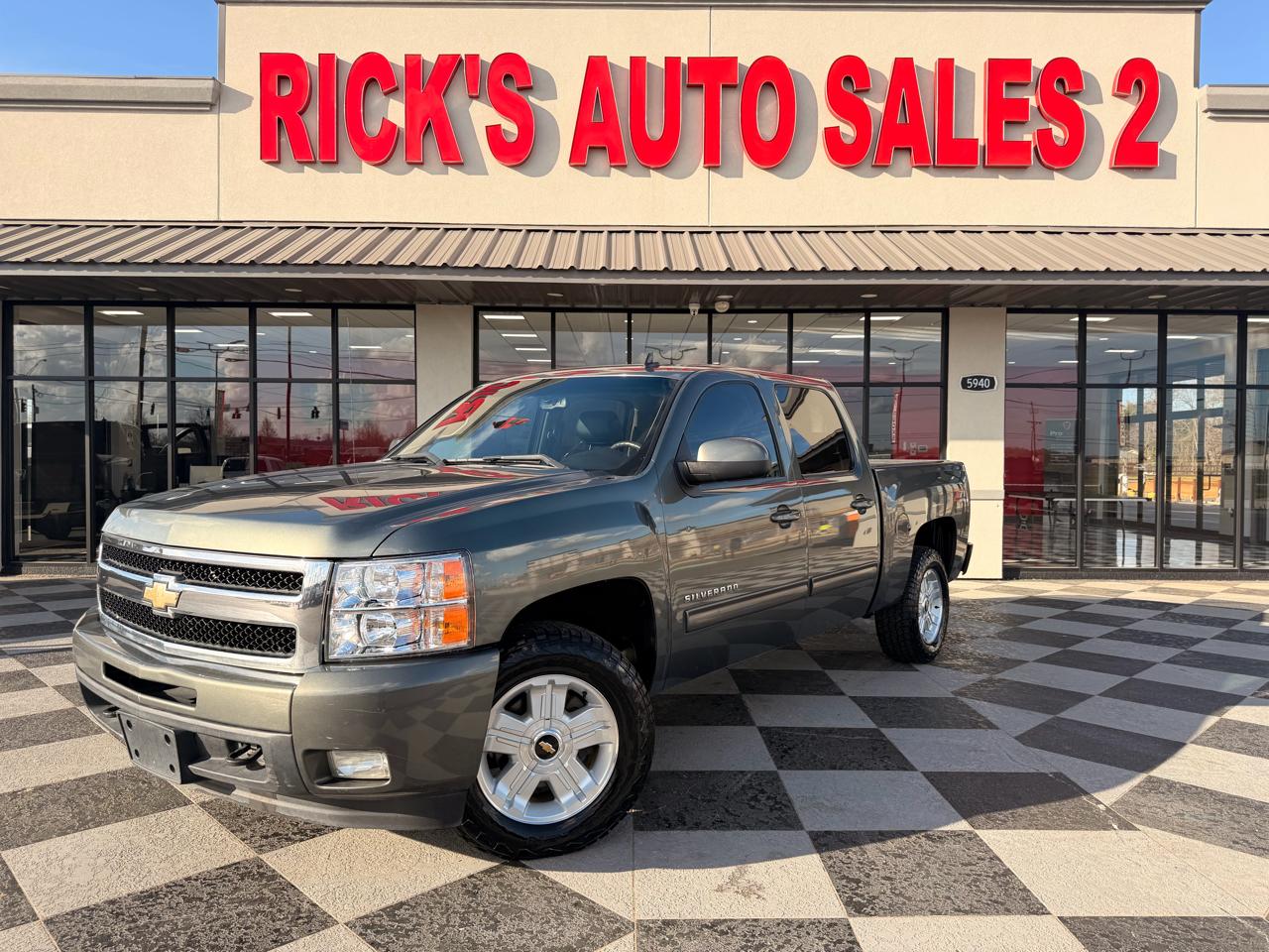 Chevrolet Silverado 1500 LTZ Crew Cab 4WD 2011