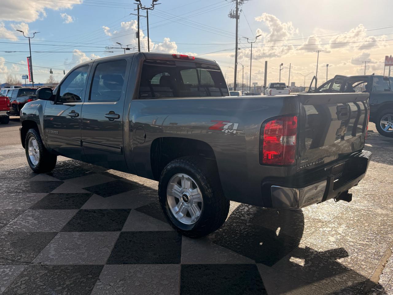 Chevrolet Silverado 1500 LTZ Crew Cab 4WD 2011