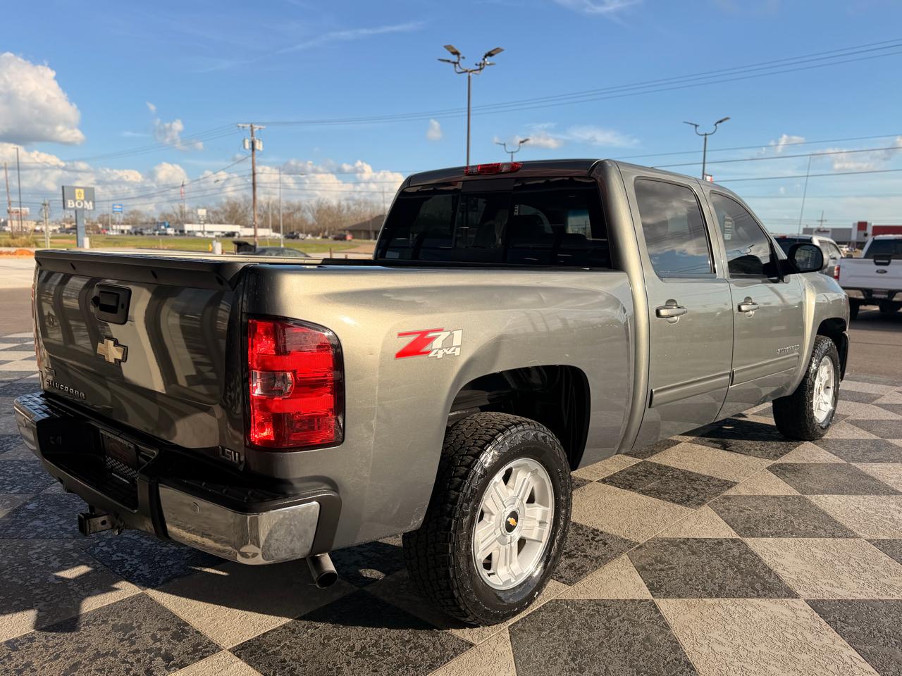 Chevrolet Silverado 1500 LTZ Crew Cab 4WD 2011
