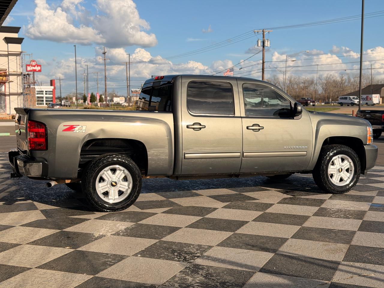Chevrolet Silverado 1500 LTZ Crew Cab 4WD 2011