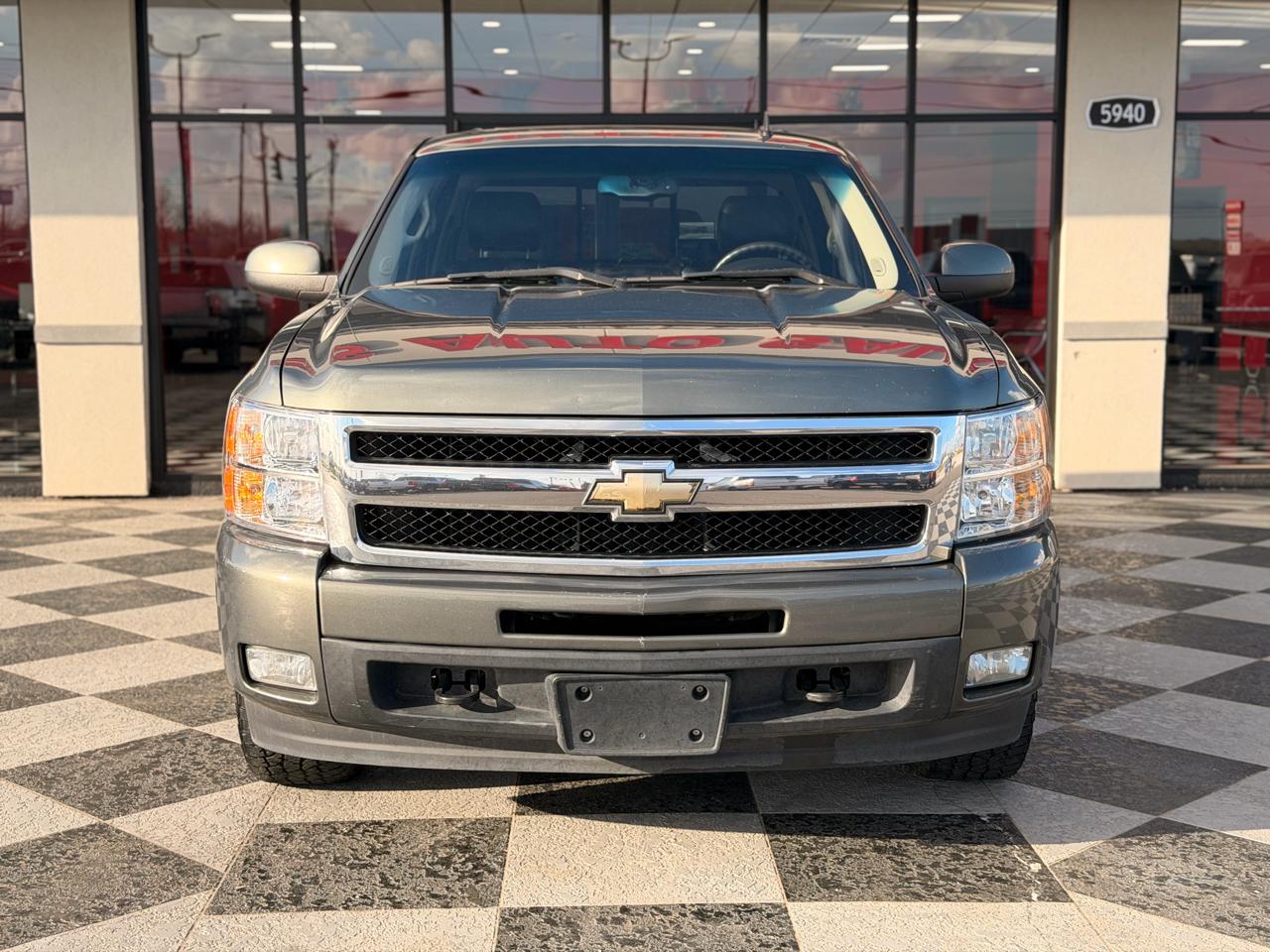 Chevrolet Silverado 1500 LTZ Crew Cab 4WD 2011