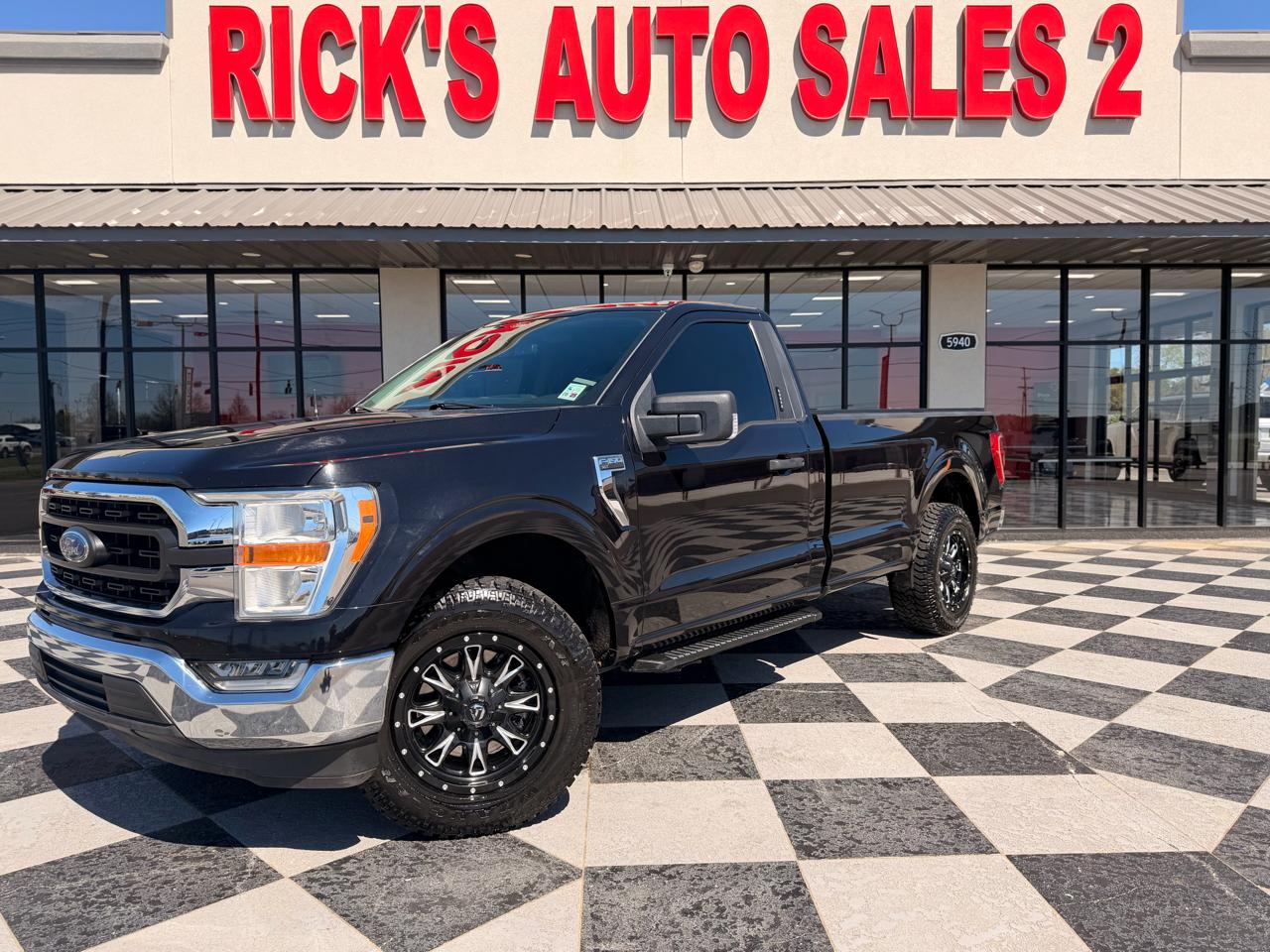 Ford F-150 XLT 2WD Reg Cab 8' Box 2021