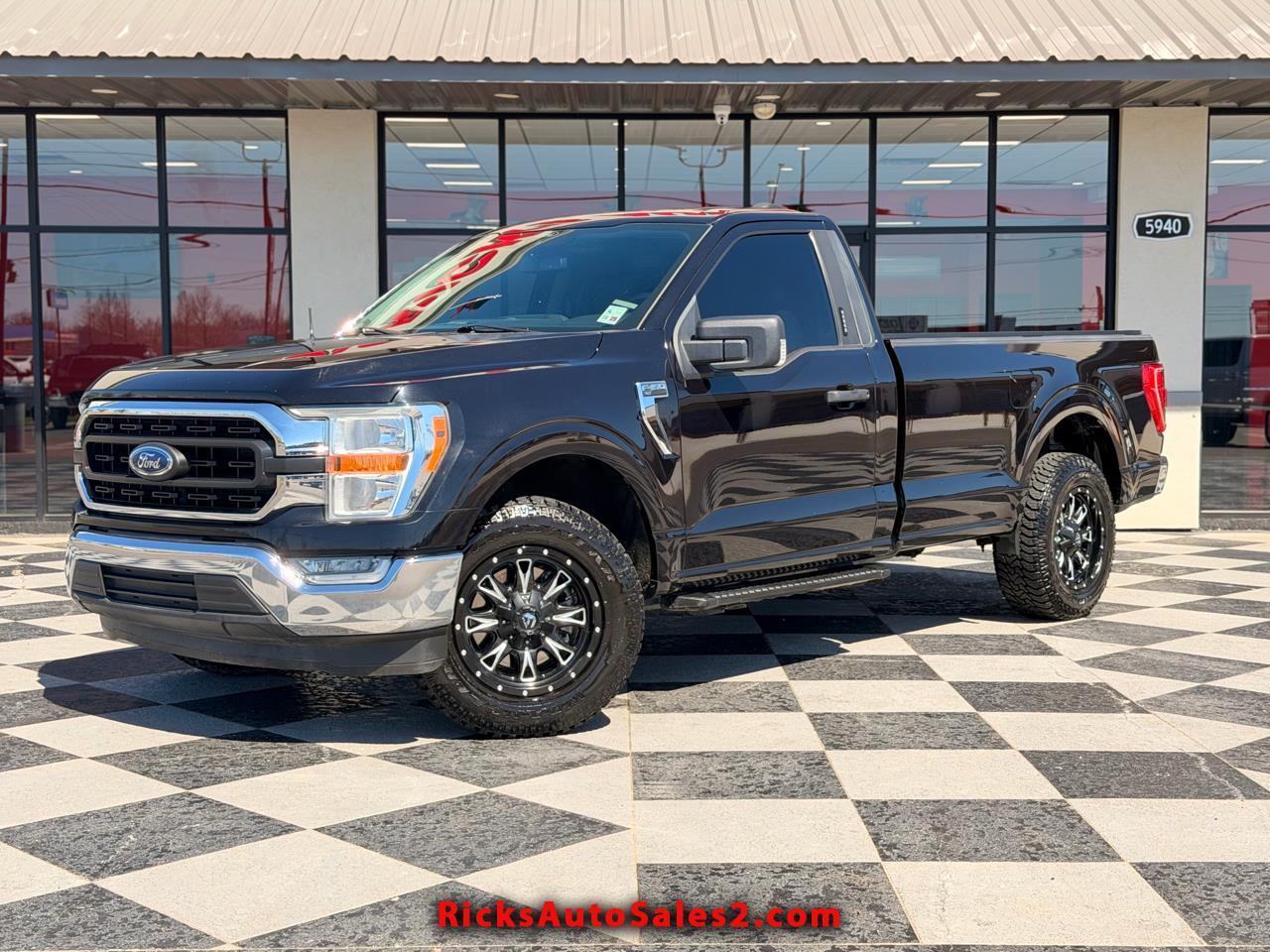 2021 Ford F-150 XLT 2WD Reg Cab 8' Box