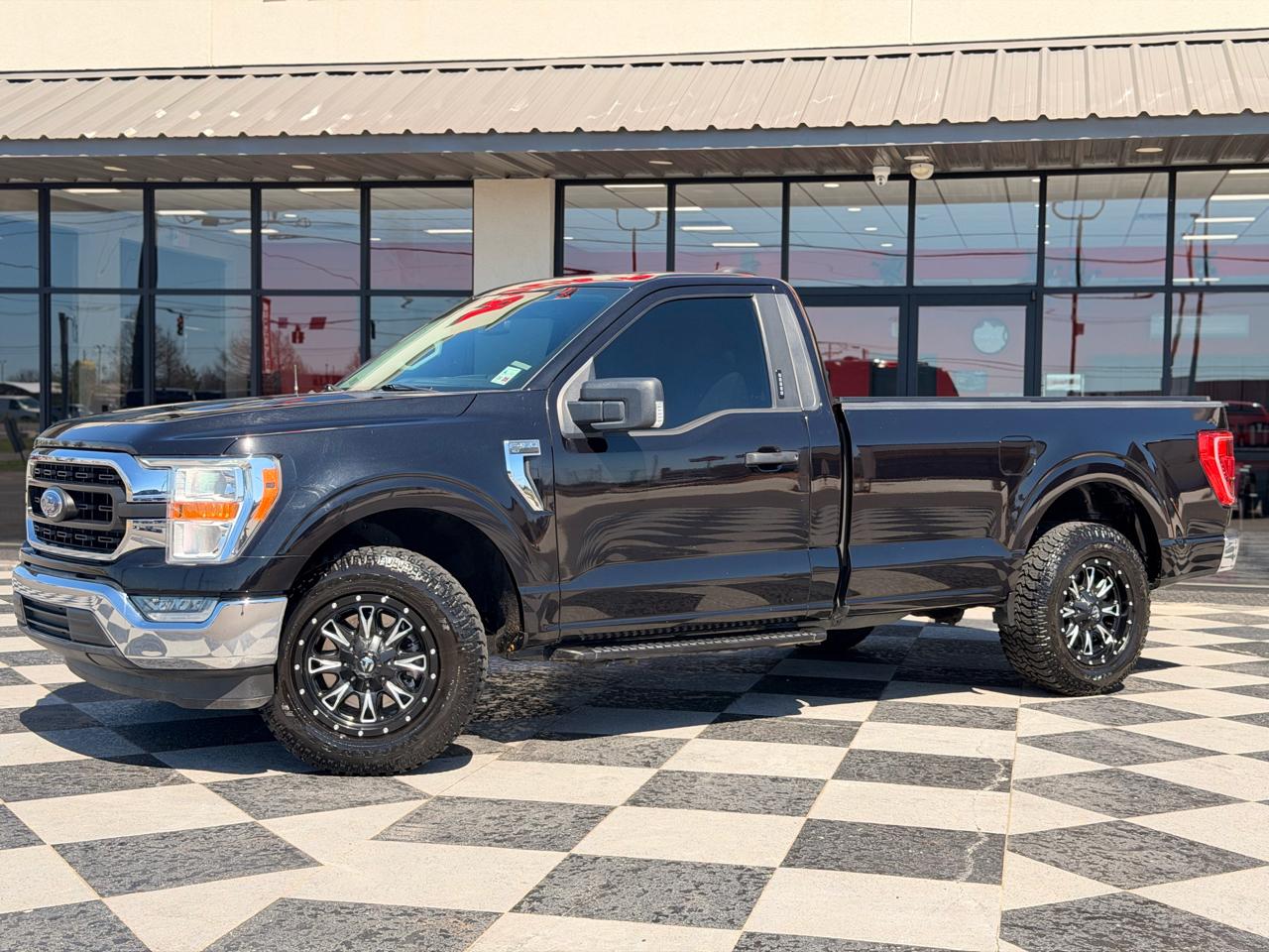 Ford F-150 XLT 2WD Reg Cab 8' Box 2021