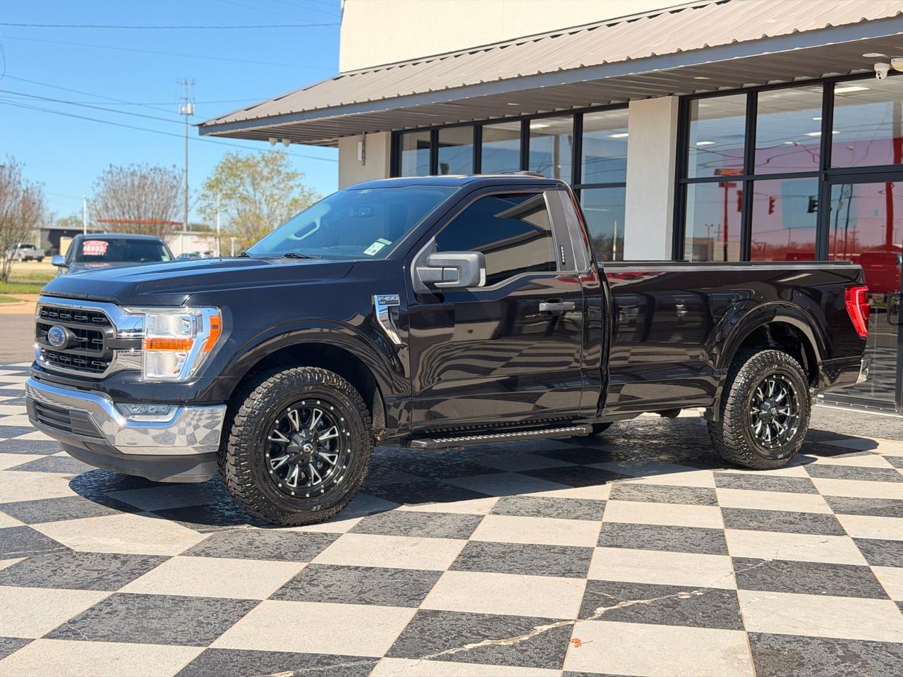 Ford F-150 XLT 2WD Reg Cab 8' Box 2021