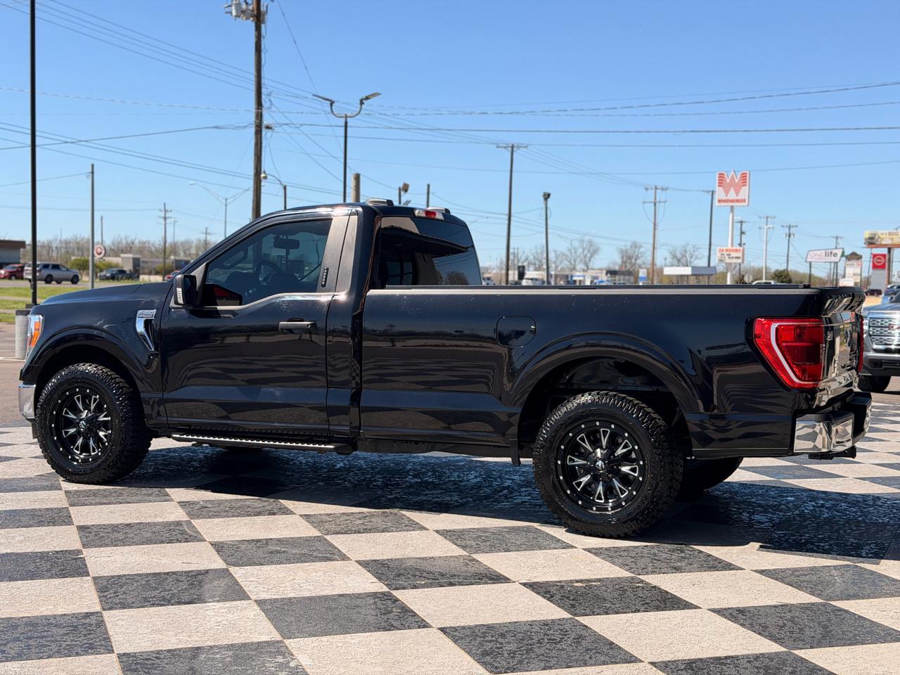 Ford F-150 XLT 2WD Reg Cab 8' Box 2021