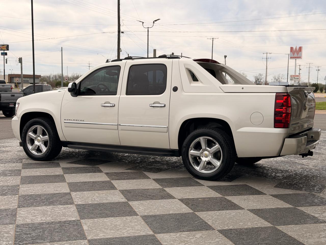 Chevrolet Avalanche Black Diamond LTZ 2013