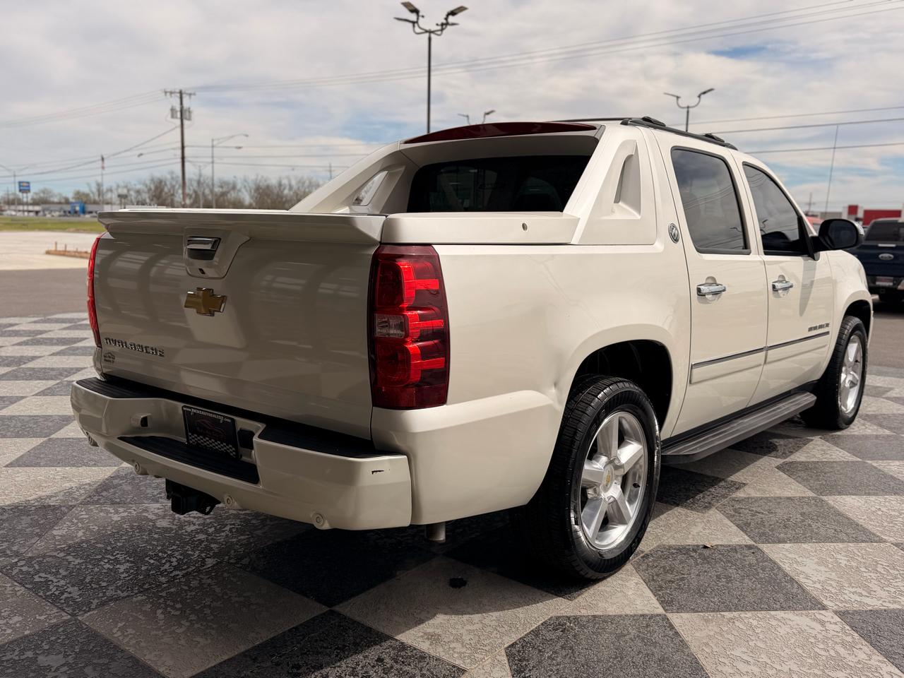 Chevrolet Avalanche Black Diamond LTZ 2013