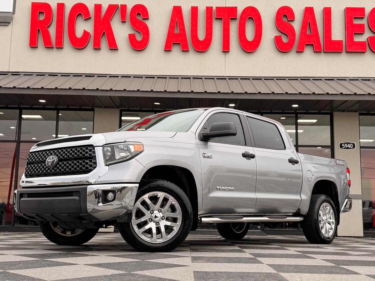 Toyota Tundra SR5 5.7L V8 CrewMax 4WD 2021