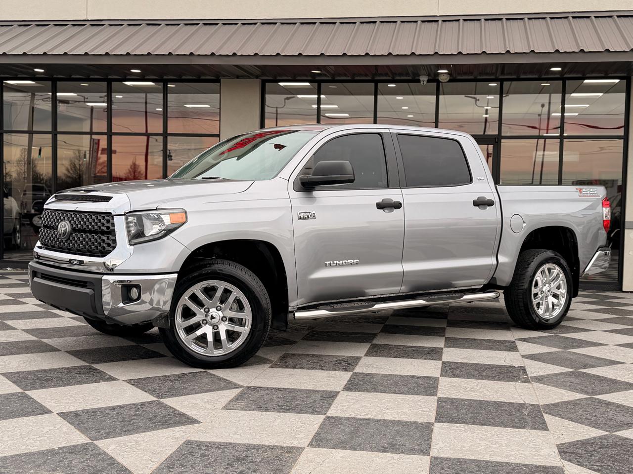Toyota Tundra SR5 5.7L V8 CrewMax 4WD 2021