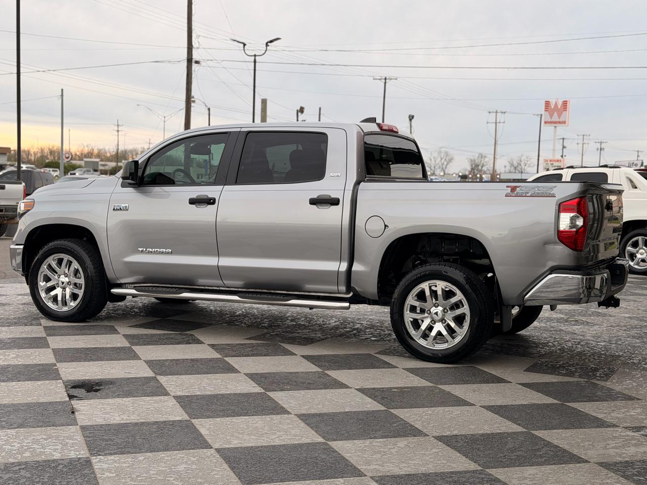 Toyota Tundra SR5 5.7L V8 CrewMax 4WD 2021