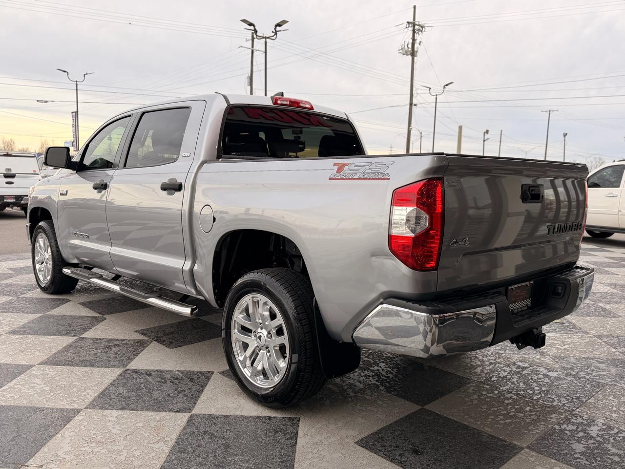 Toyota Tundra SR5 5.7L V8 CrewMax 4WD 2021