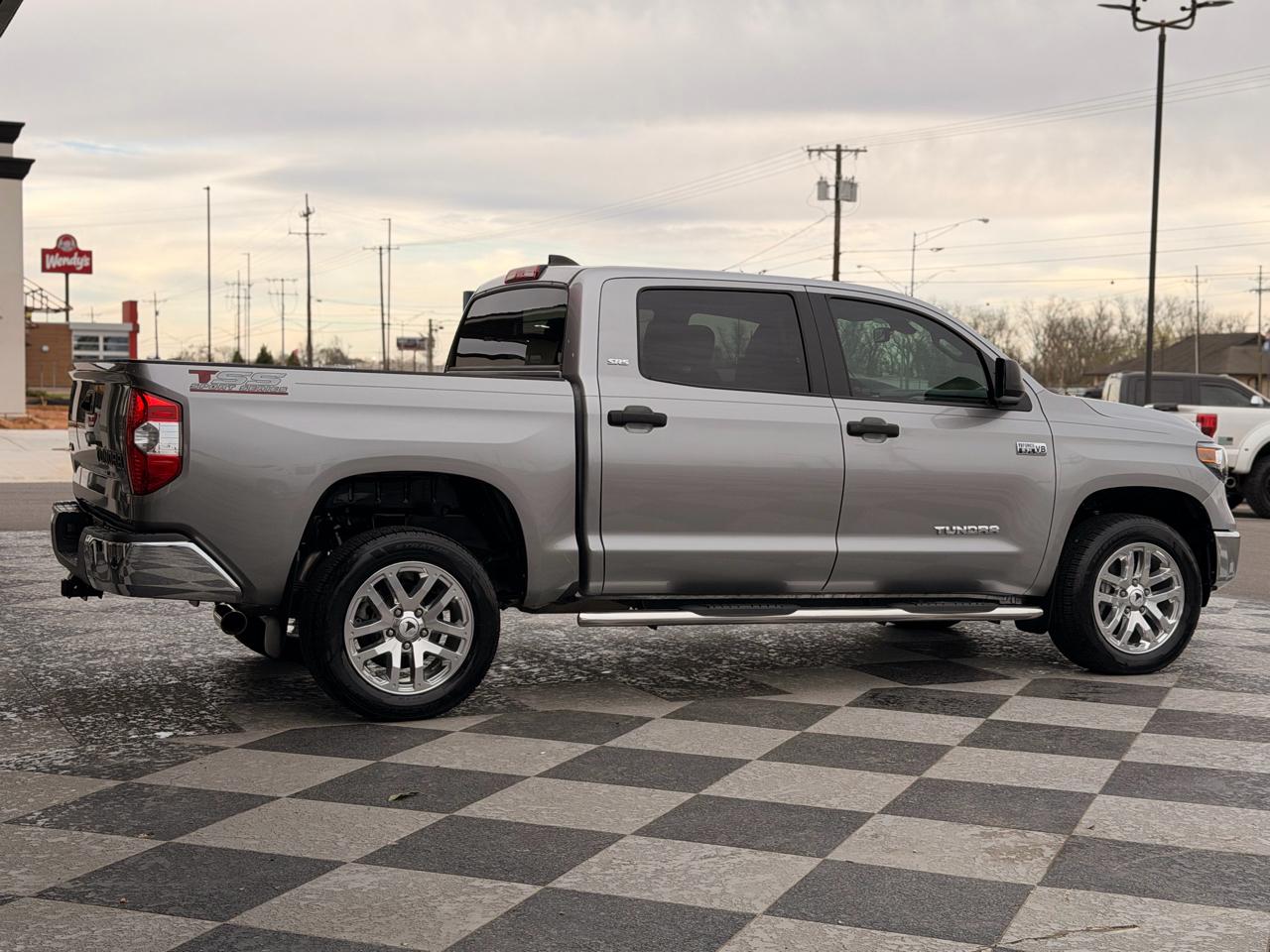 Toyota Tundra SR5 5.7L V8 CrewMax 4WD 2021