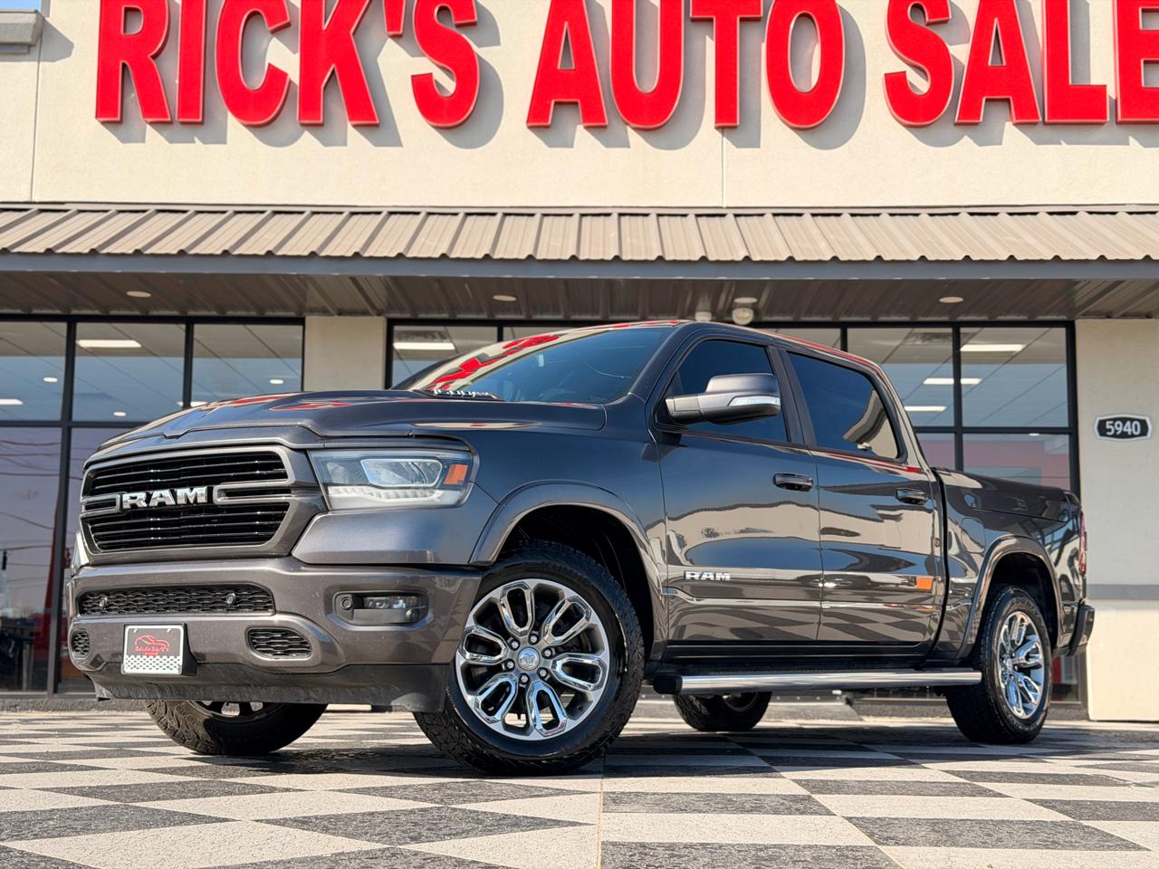 RAM 1500 Laramie Crew Cab SWB 4WD 2019
