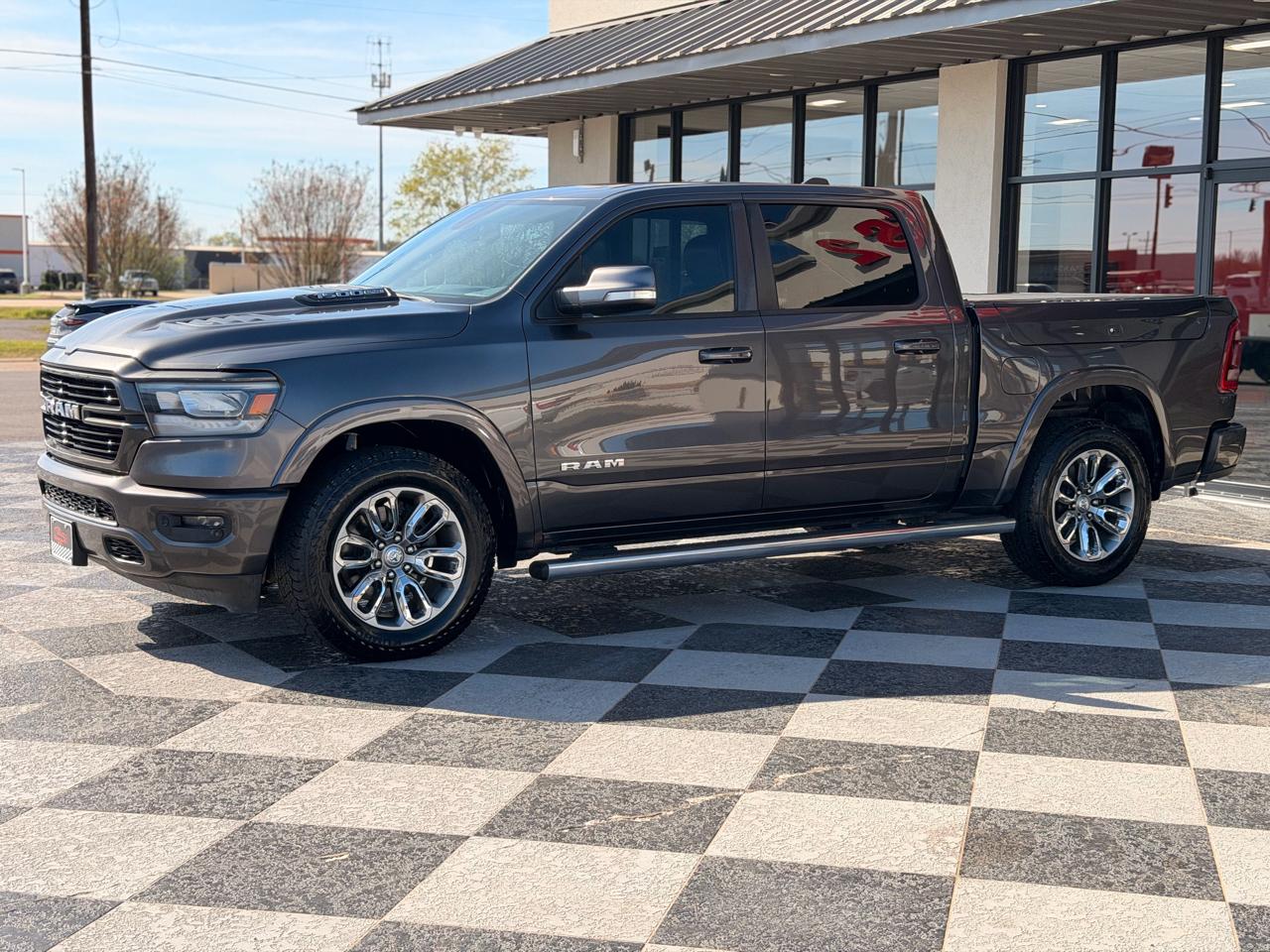RAM 1500 Laramie Crew Cab SWB 4WD 2019