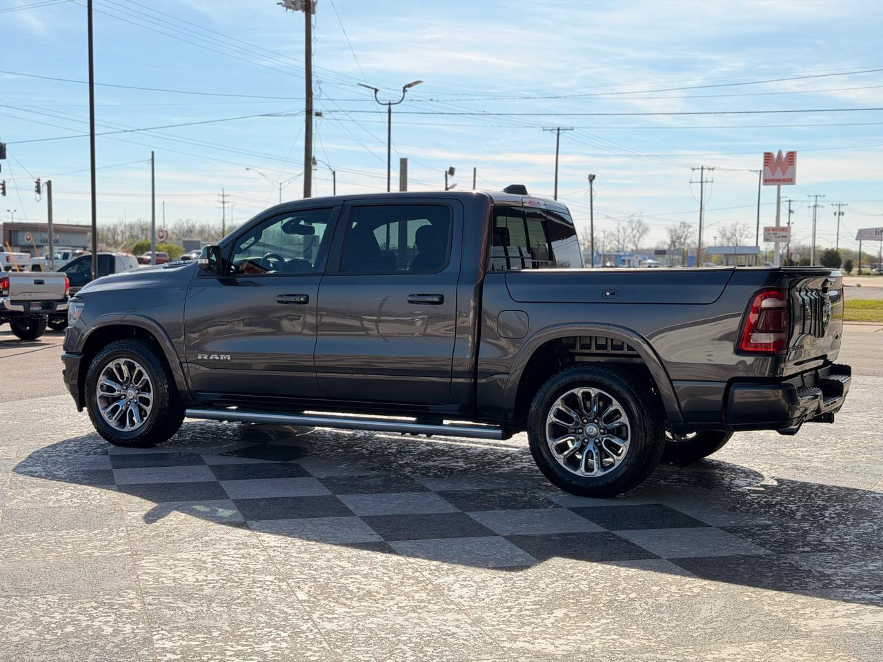 RAM 1500 Laramie Crew Cab SWB 4WD 2019