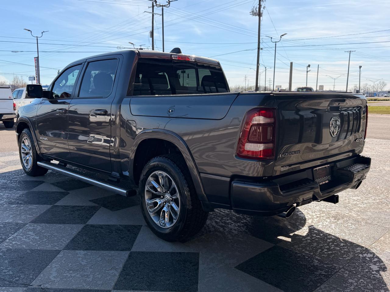 RAM 1500 Laramie Crew Cab SWB 4WD 2019