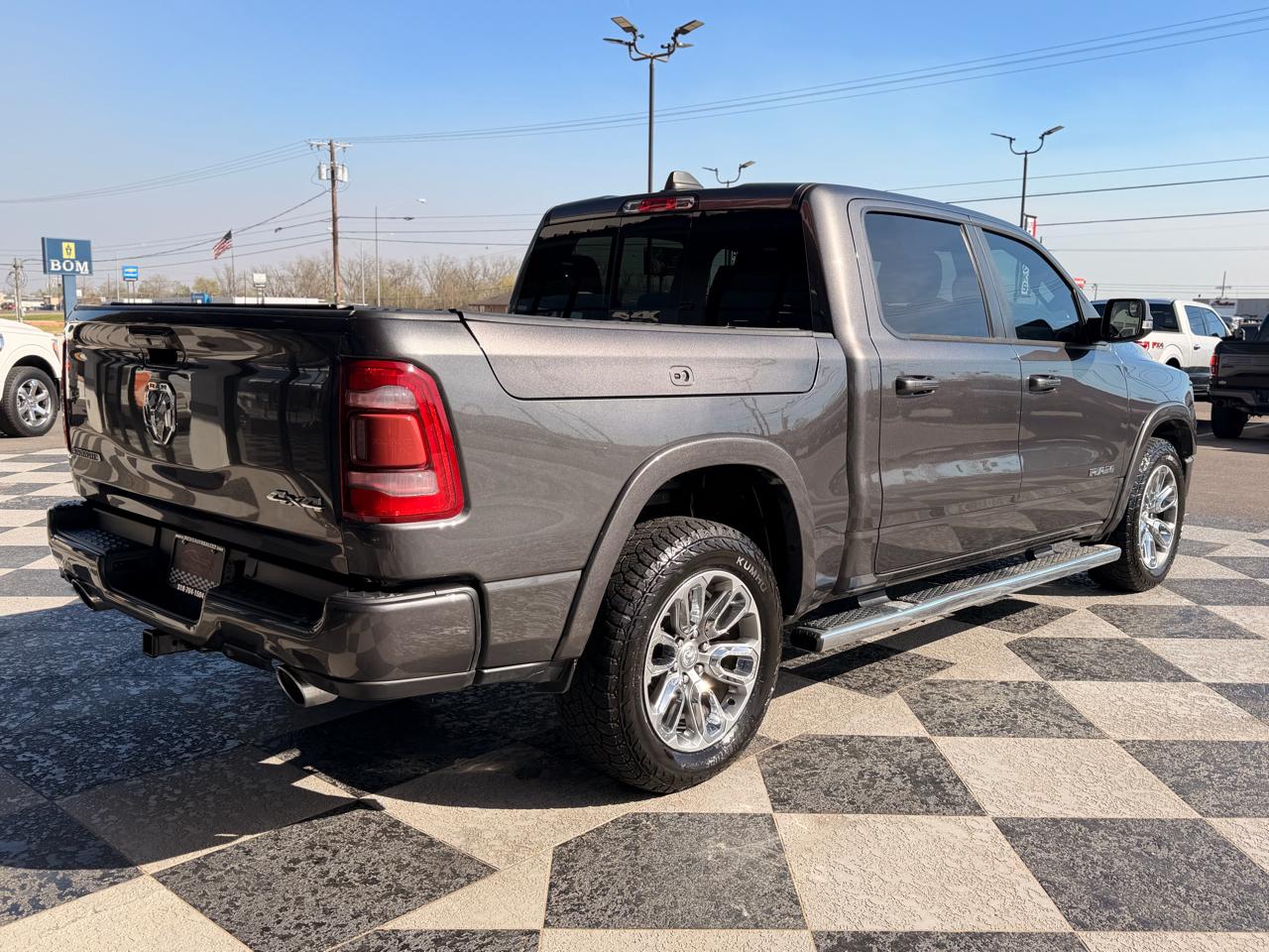 RAM 1500 Laramie Crew Cab SWB 4WD 2019