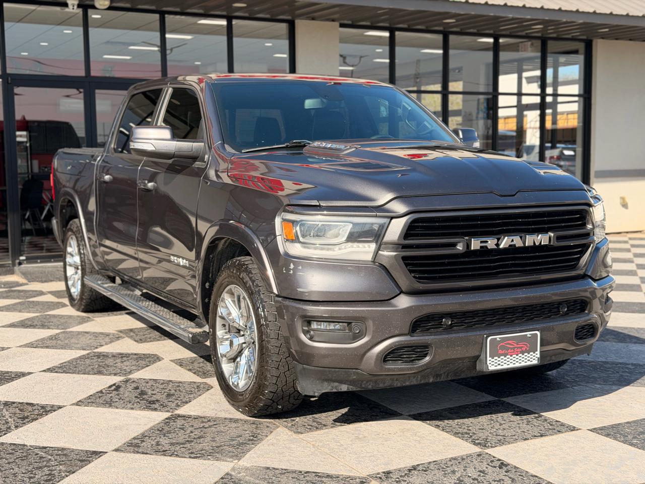 RAM 1500 Laramie Crew Cab SWB 4WD 2019
