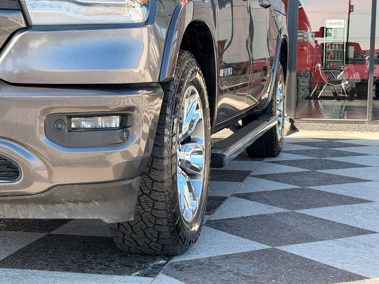 RAM 1500 Laramie Crew Cab SWB 4WD 2019