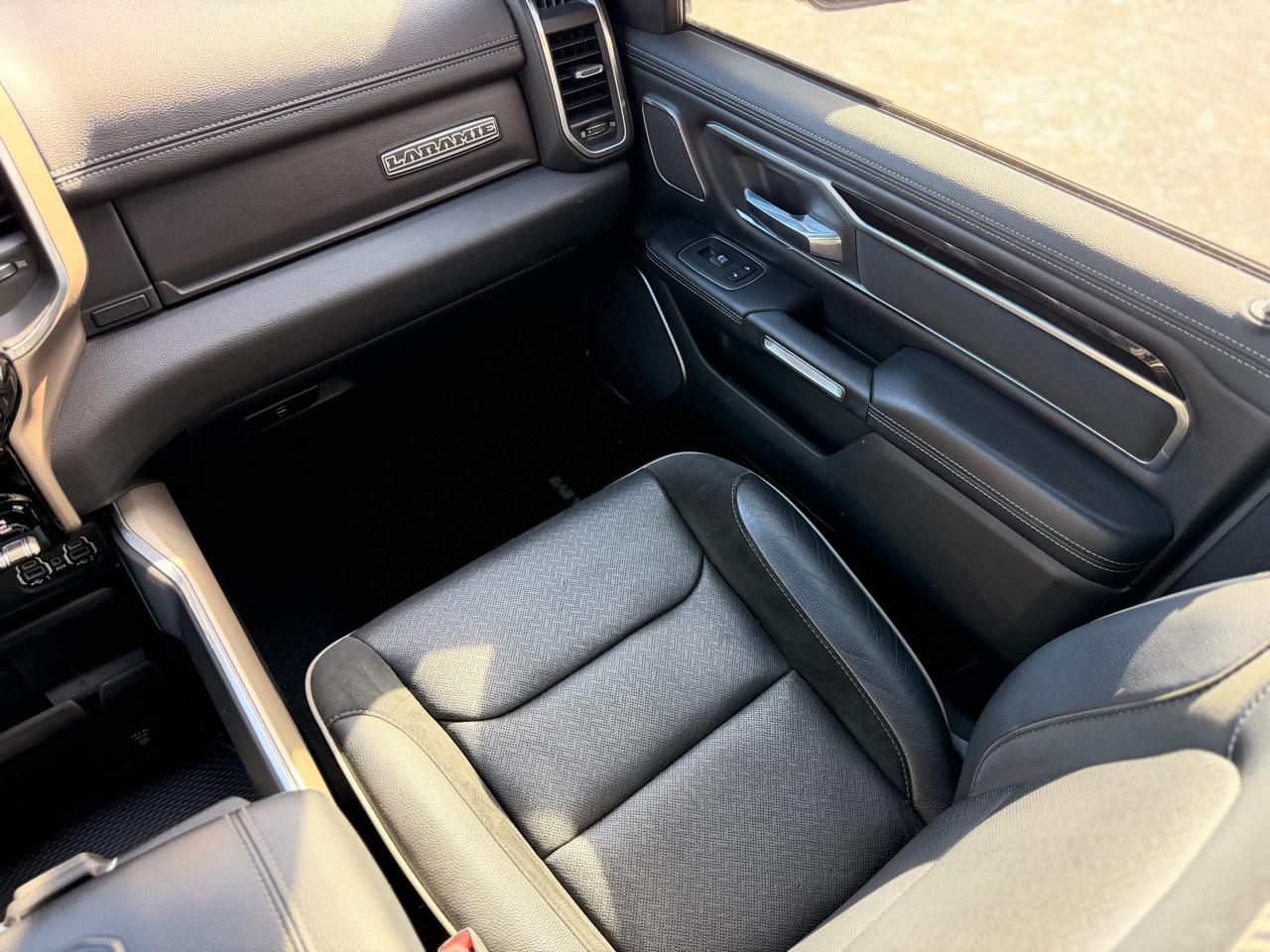 RAM 1500 Laramie Crew Cab SWB 4WD 2019