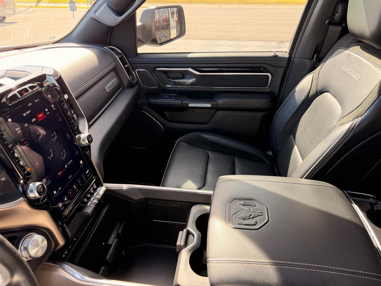 RAM 1500 Laramie Crew Cab SWB 4WD 2019