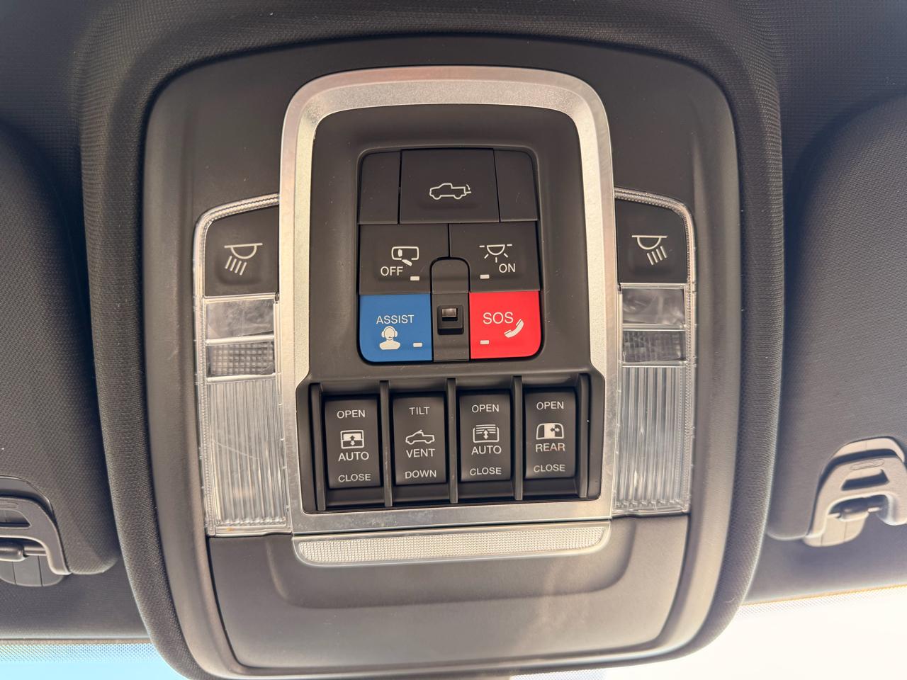 RAM 1500 Laramie Crew Cab SWB 4WD 2019