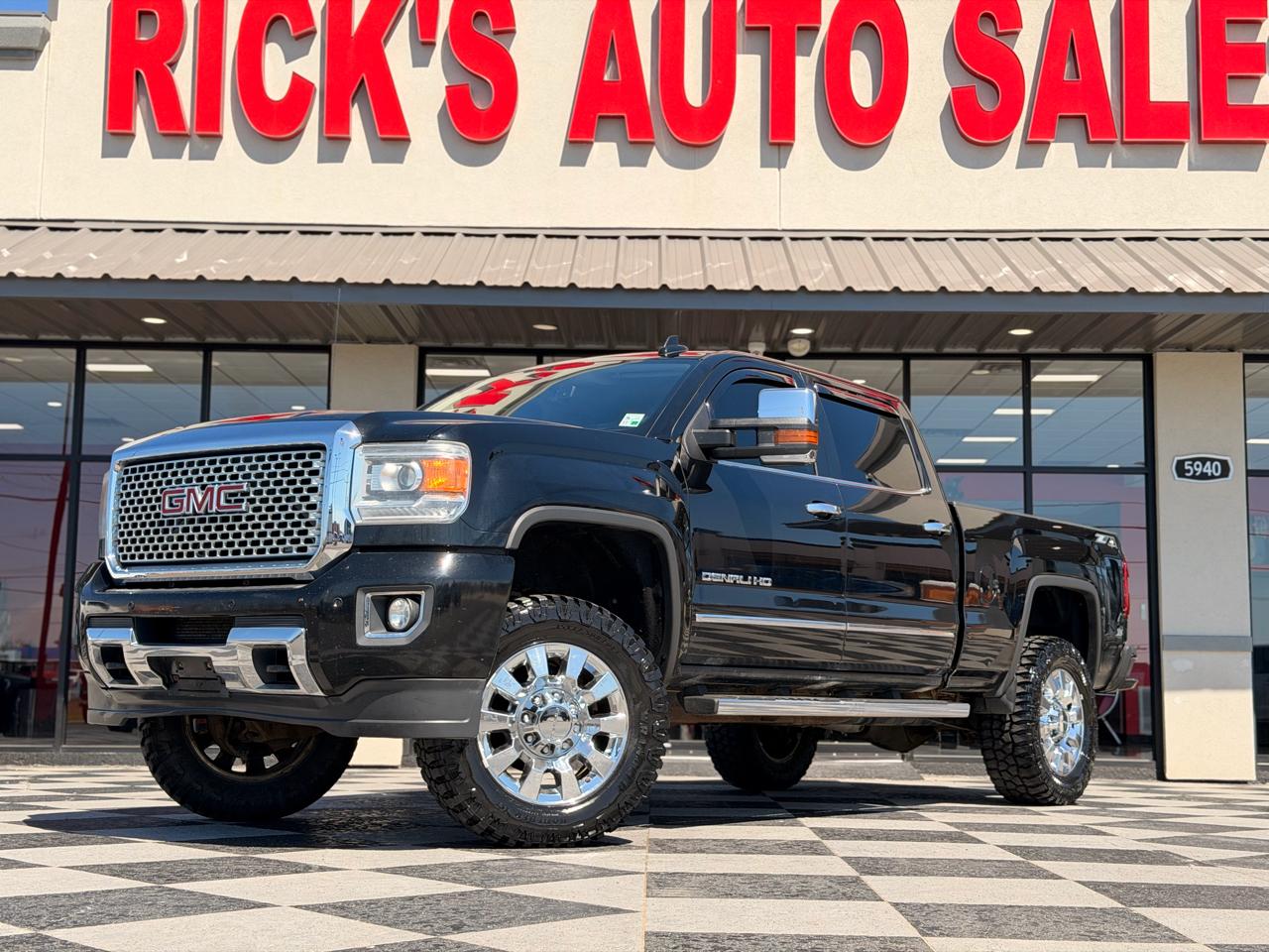 GMC Sierra 2500HD Denali Crew Cab 4WD 2015