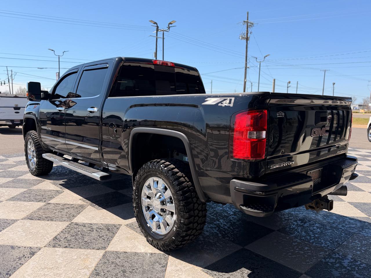 GMC Sierra 2500HD Denali Crew Cab 4WD 2015