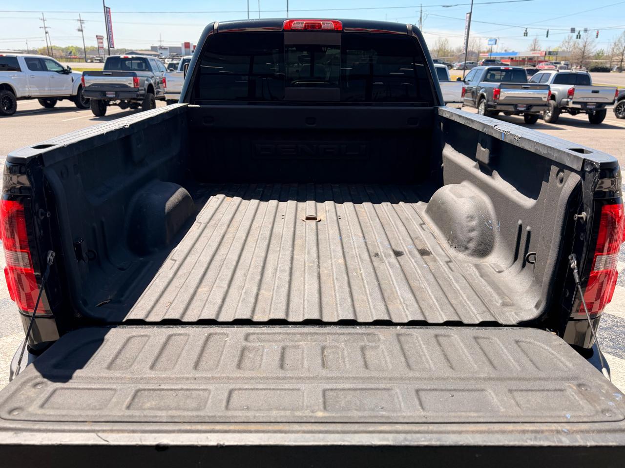 GMC Sierra 2500HD Denali Crew Cab 4WD 2015