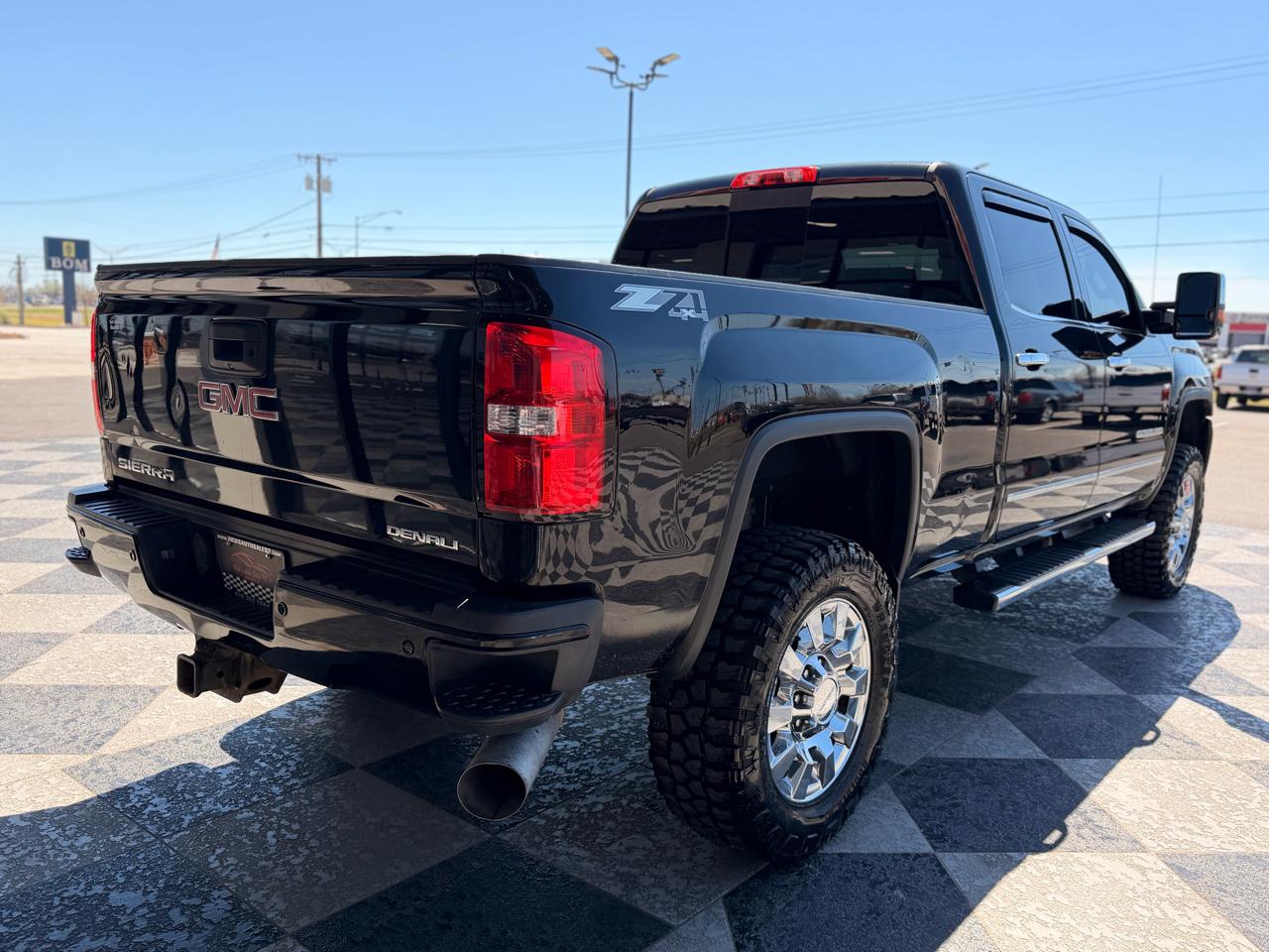 GMC Sierra 2500HD Denali Crew Cab 4WD 2015