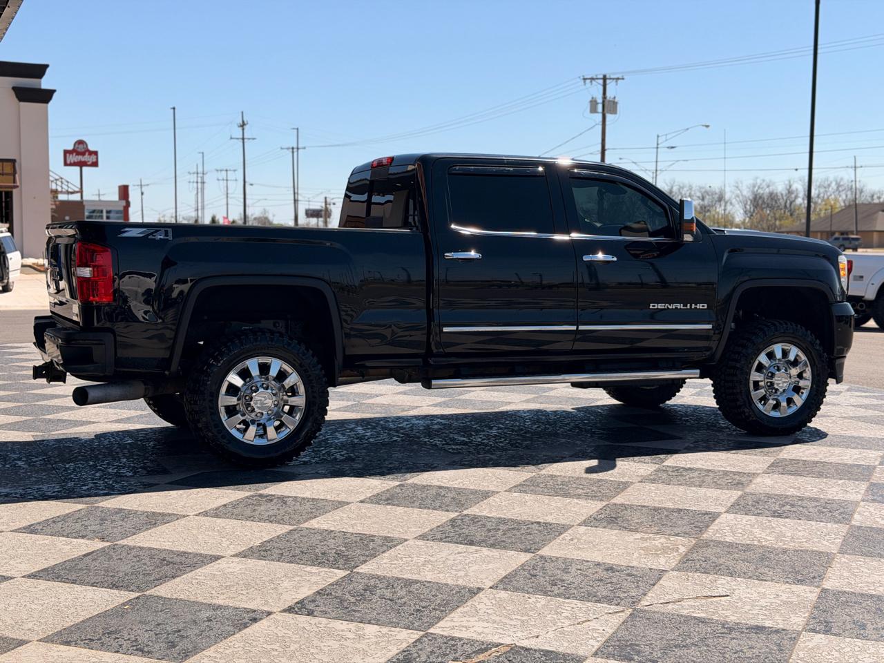 GMC Sierra 2500HD Denali Crew Cab 4WD 2015