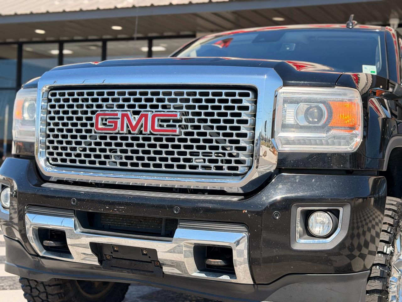 GMC Sierra 2500HD Denali Crew Cab 4WD 2015