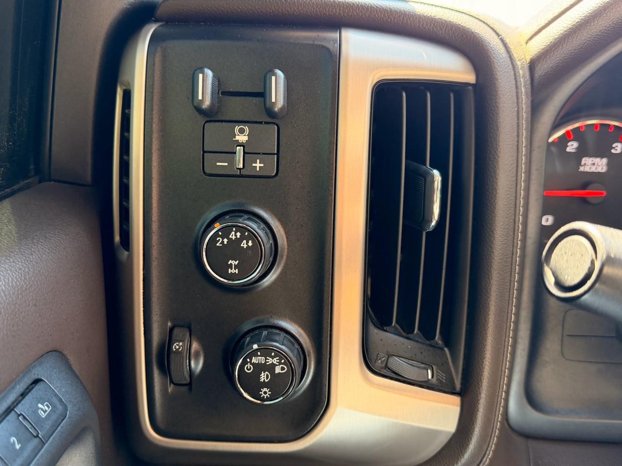 GMC Sierra 2500HD Denali Crew Cab 4WD 2015