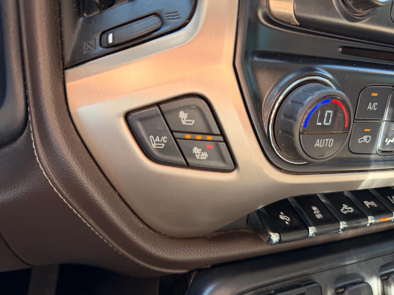 GMC Sierra 2500HD Denali Crew Cab 4WD 2015