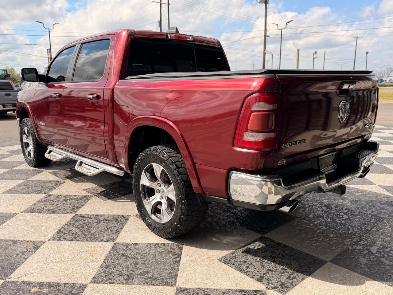 RAM 1500 Laramie Crew Cab SWB 4WD 2019