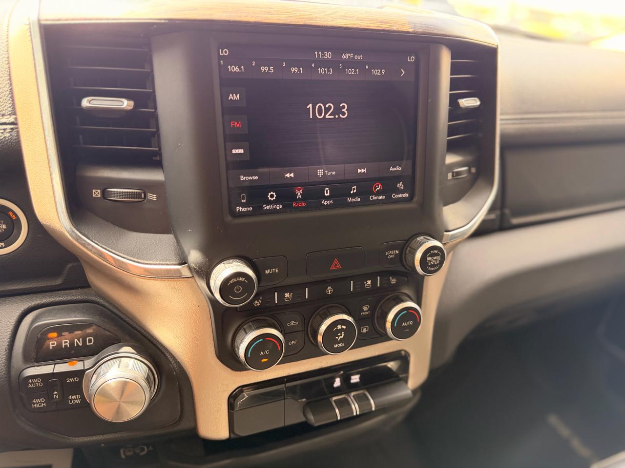 RAM 1500 Laramie Crew Cab SWB 4WD 2019