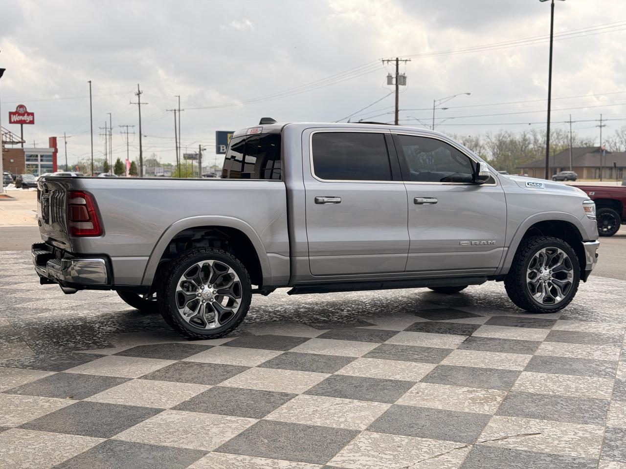 RAM 1500 Laramie Longhorn Crew Cab 4WD 2019